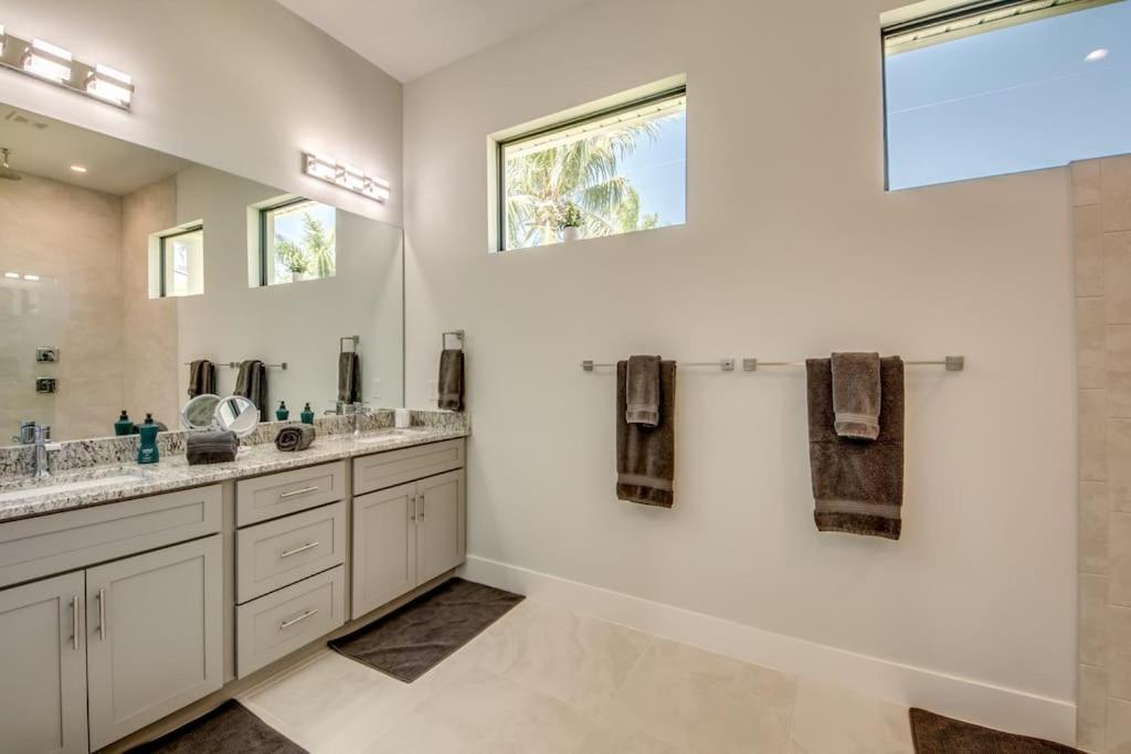 Villa Sensation By Coralvilla - New,Modern With Pool Cape Coral Luaran gambar