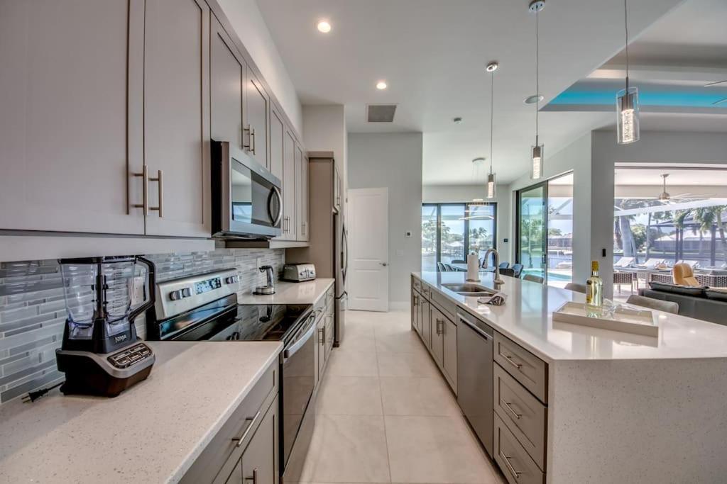 Villa Sensation By Coralvilla - New,Modern With Pool Cape Coral Luaran gambar