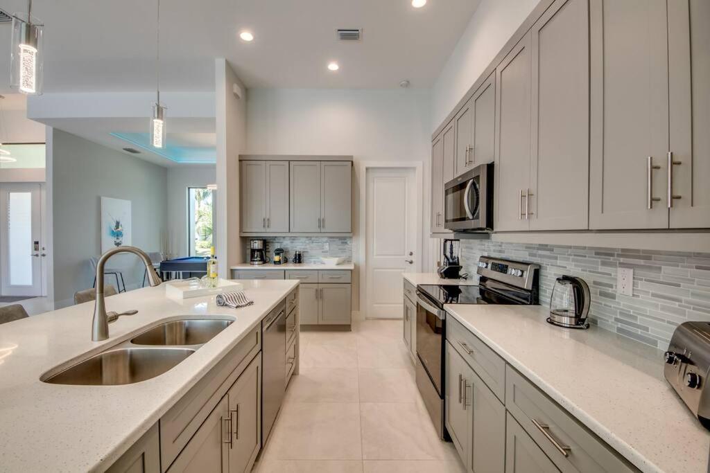 Villa Sensation By Coralvilla - New,Modern With Pool Cape Coral Luaran gambar
