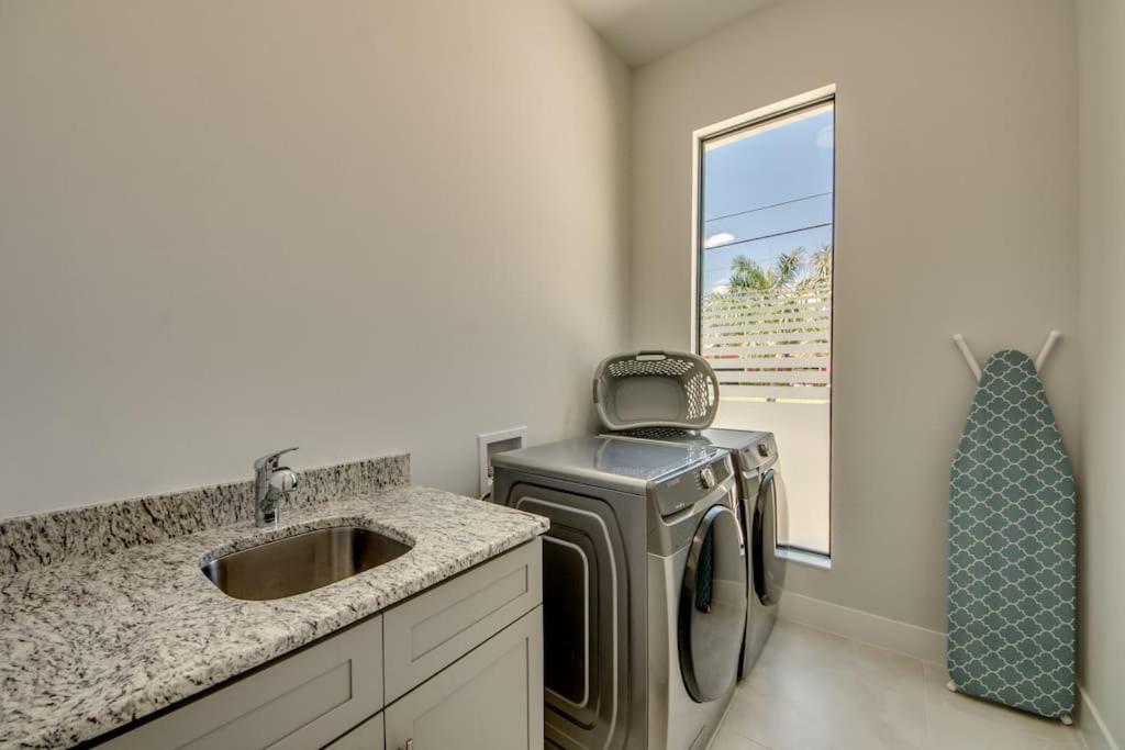 Villa Sensation By Coralvilla - New,Modern With Pool Cape Coral Luaran gambar